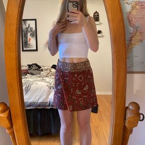 FÓRMULA Tapestry Skirt Pink with Paisley Pattern